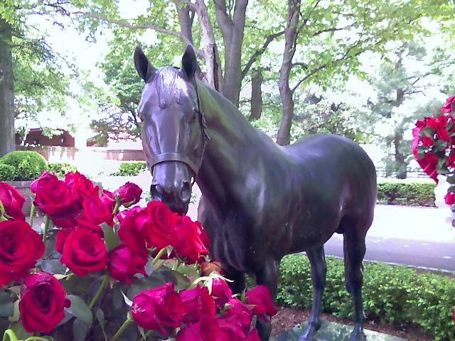 Seattle Slew's Grave Large Statue Roses.jpg