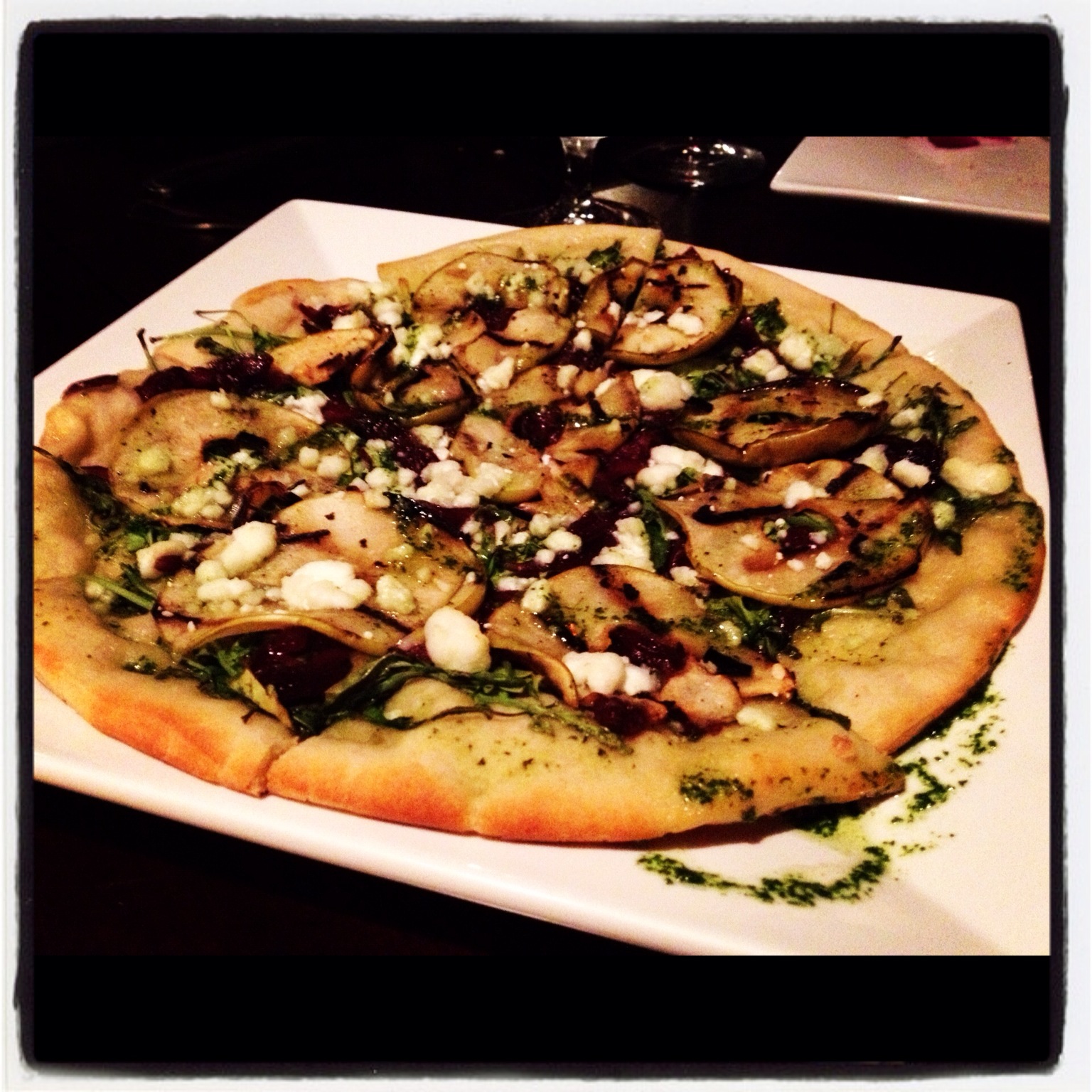 green apple and chevre pizza